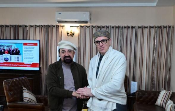 Kargil hill council chairman discusses issues of mutual interest with CM Abdullah in Jammu