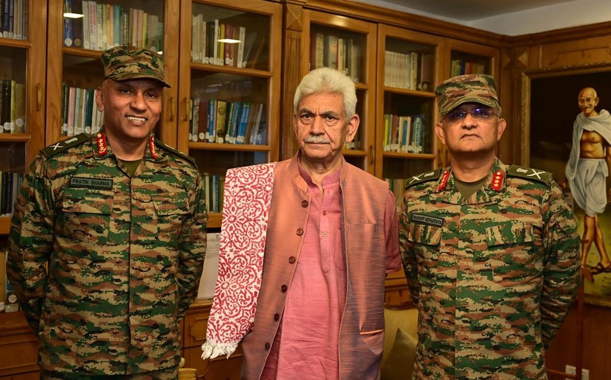GoC-in-C Northern Command briefs Lieutenant Governor on Operation Mahadev