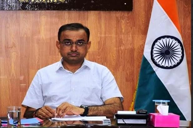 Div Com Jammu reviews progress of Jammu-Akhnoor-Poonch and Buddal-Mahore-Gool roads