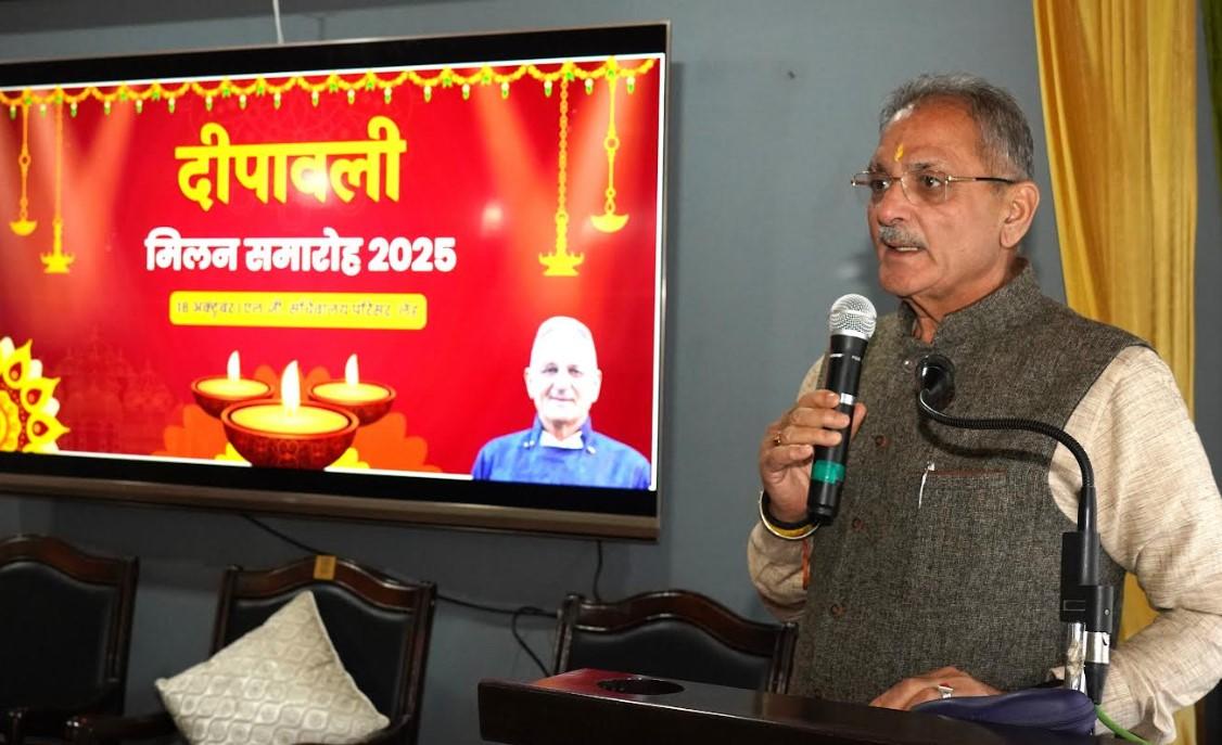 LG Kavinder Gupta celebrates Diwali with Officers, Staff at LG Secretariat Leh