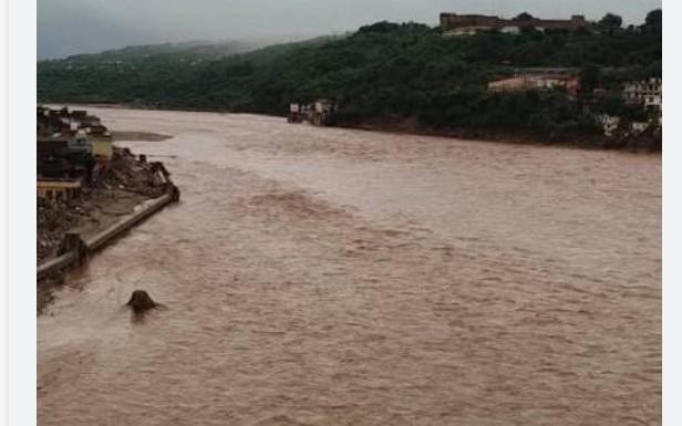 Couple swept away in flash floods in J&K's Udhampur; one body recovered