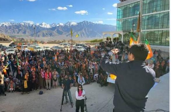 Ladakh groups disappointed as Centre fails to present draft of elected body