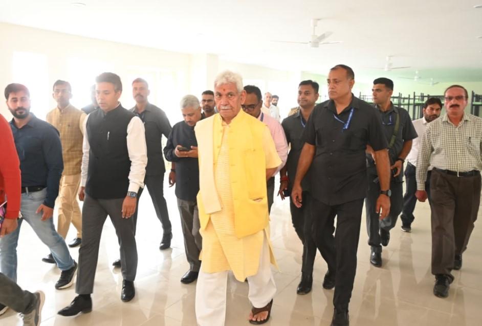 Lieutenant Governor visits Nunwan base camp, reviews on-ground arrangements for Shri Amarnath Ji Yatra-2026