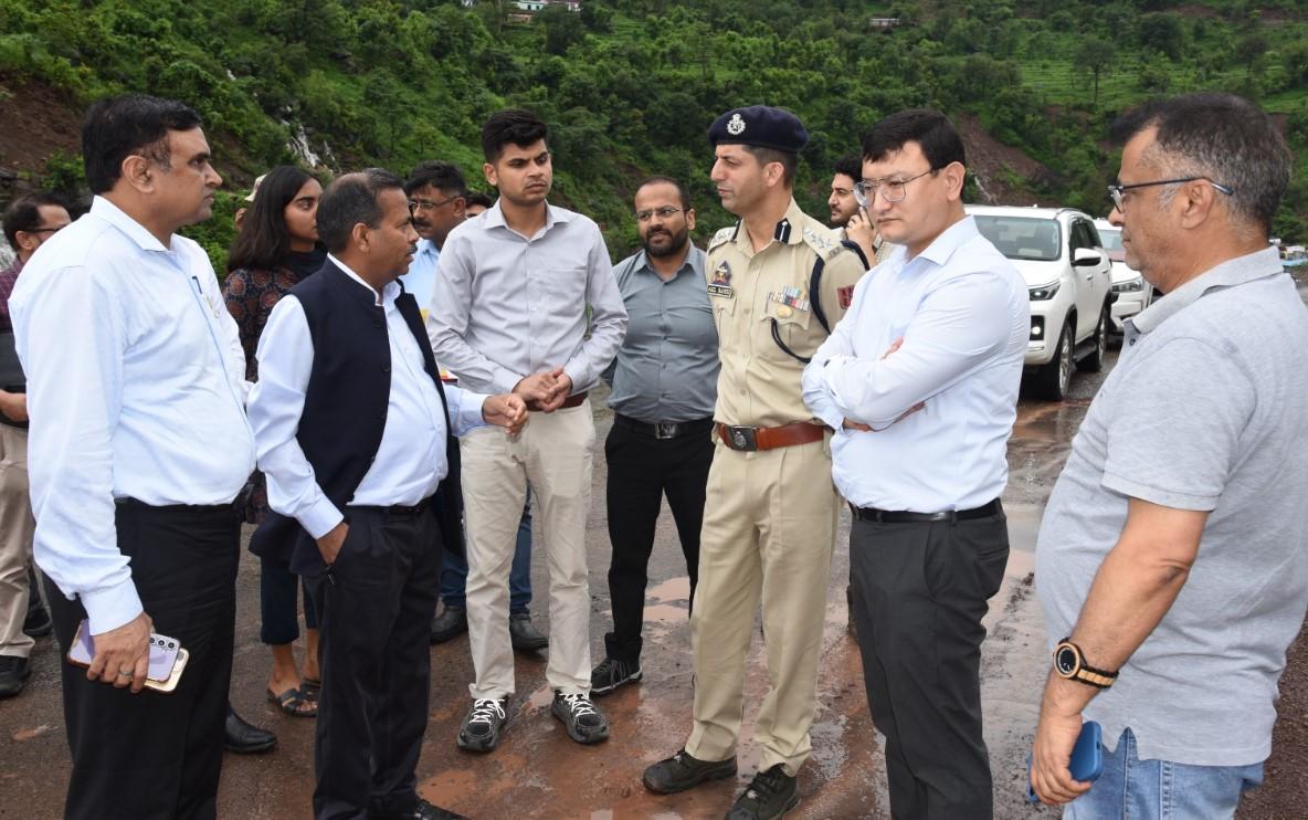 Anil Kumar inspects landslide-affected NH-44 stretches, reviews restoration works in Udhampur