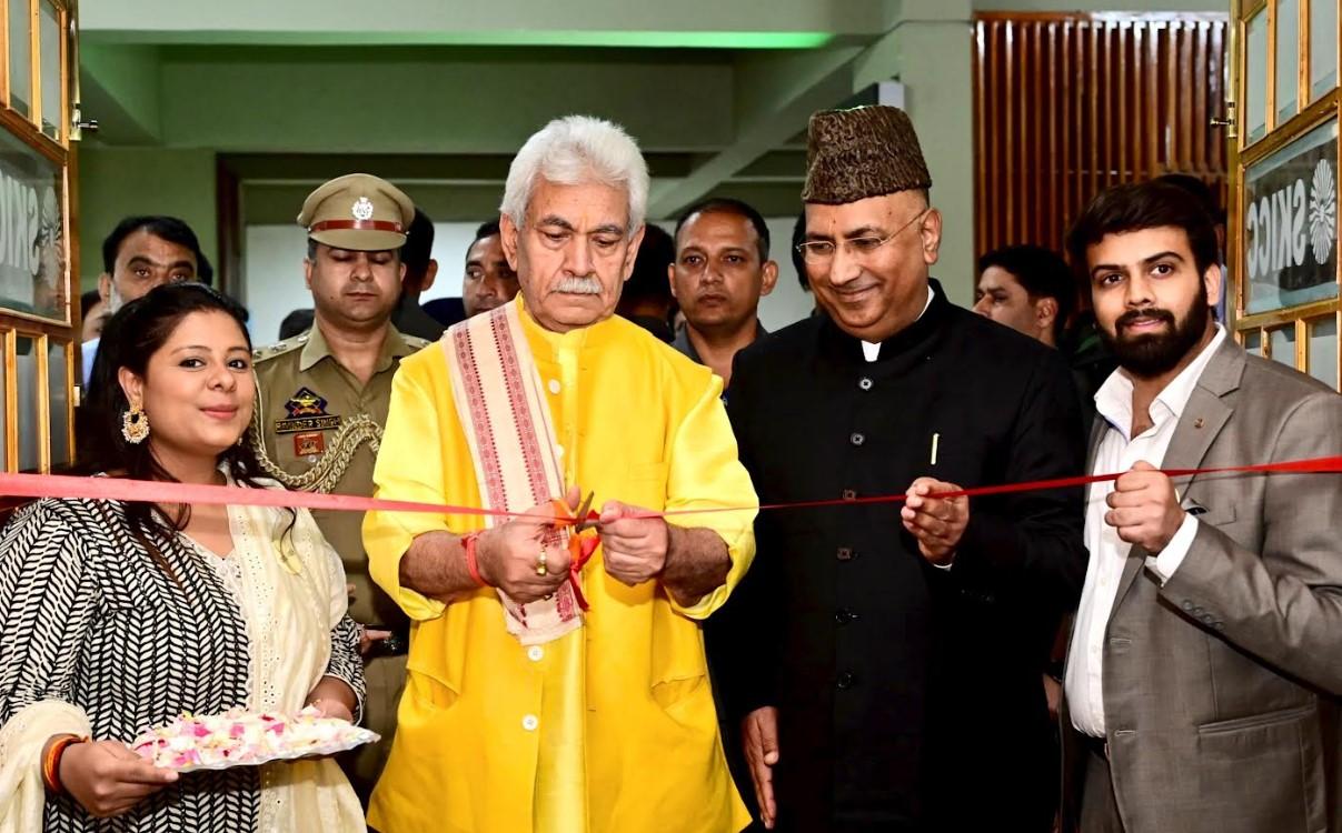 Lieutenant Governor inaugurates 'Bharat Sanrachna J&K 2025' Exhibition and Public Outreach Initiative at Srinagar