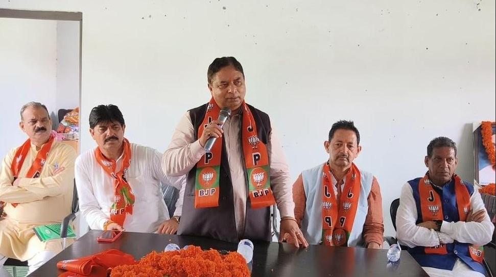 Sat Sharma chairs BJP organizational meet in Nagrota, emphasizes booth, grassroots strengthening