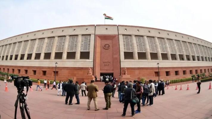 Man held after scaling Parliament wall in early morning security breach