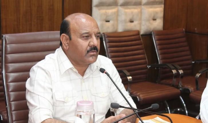 Dy. CM attaches two DMOs on public complaints