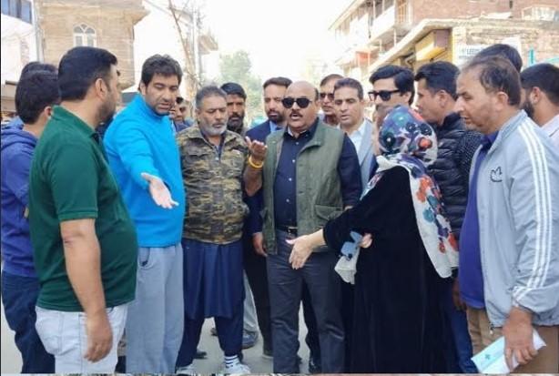 Dy. CM conducts extensive tour of Srinagar city, assesses development works