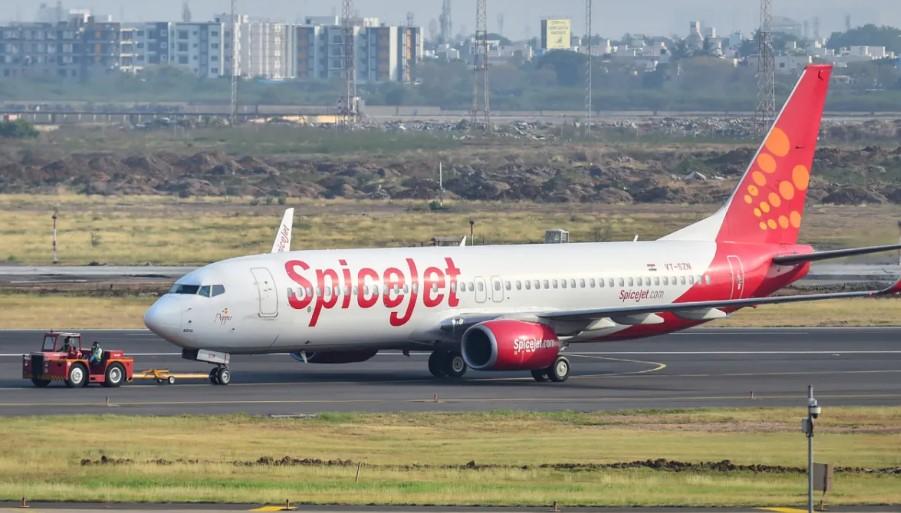 SpiceJet Delhi-Leh flight returns mid-air after engine snag; 150 on board safe