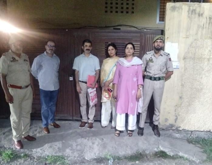 District Administration Jammu late night seals illegally functioning drug de-addiction centre at Kunjwani