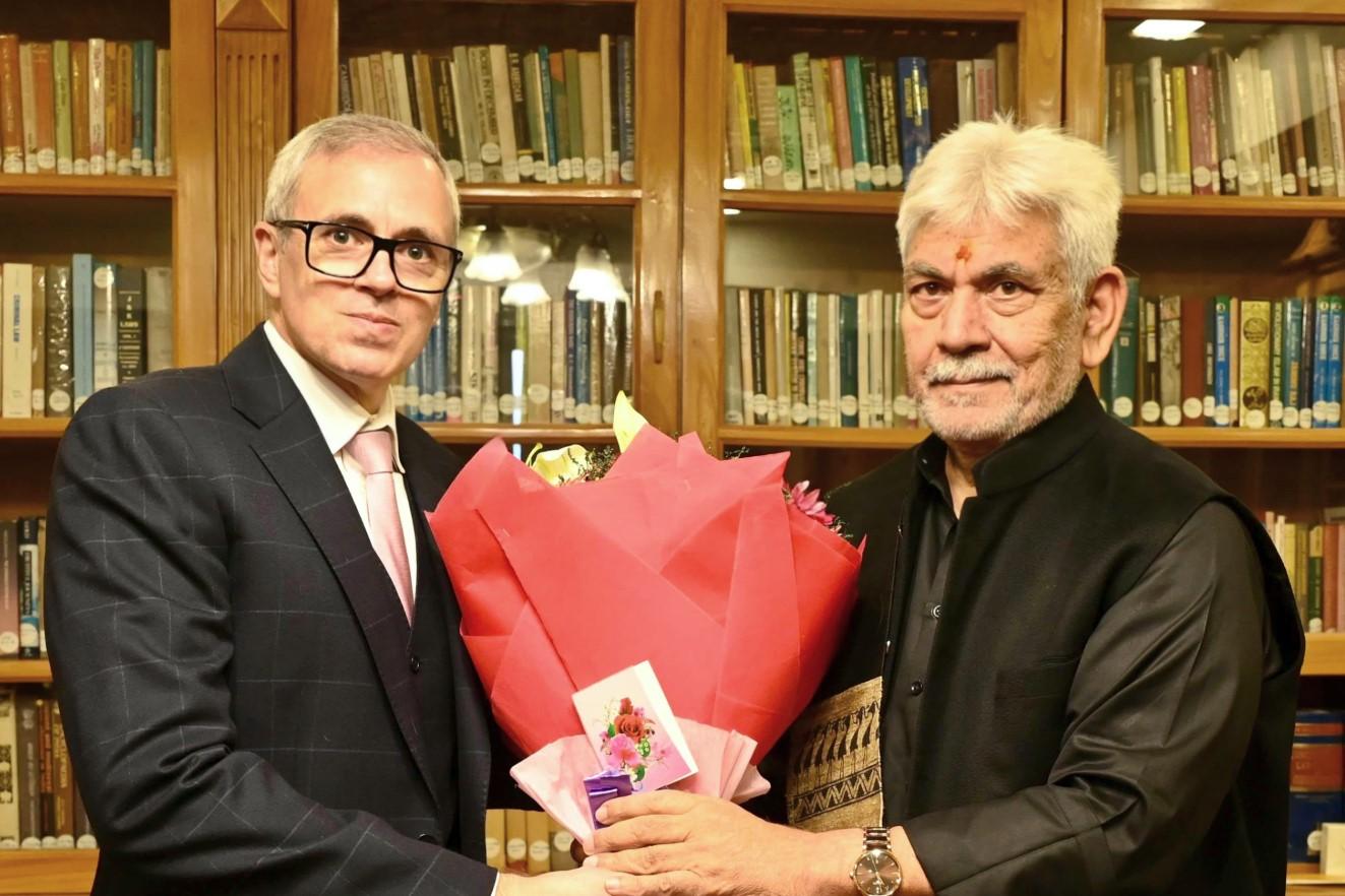 Omar Abdullah Meets LG Manoj Sinha, J&K Cabinet Expansion Likely Next Week