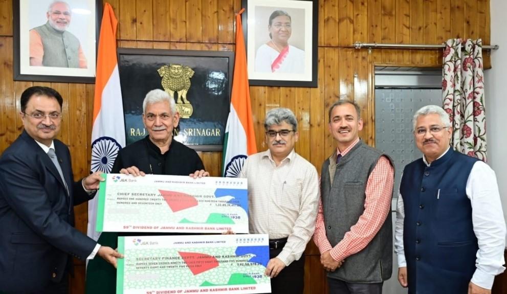 J&K Bank presents dividend of over Rs 130 crore to UT administration
