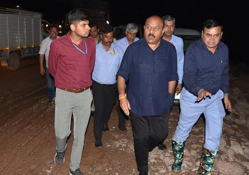 Dy. CM visits affected stretch of NH-44 at Thard Udhampur