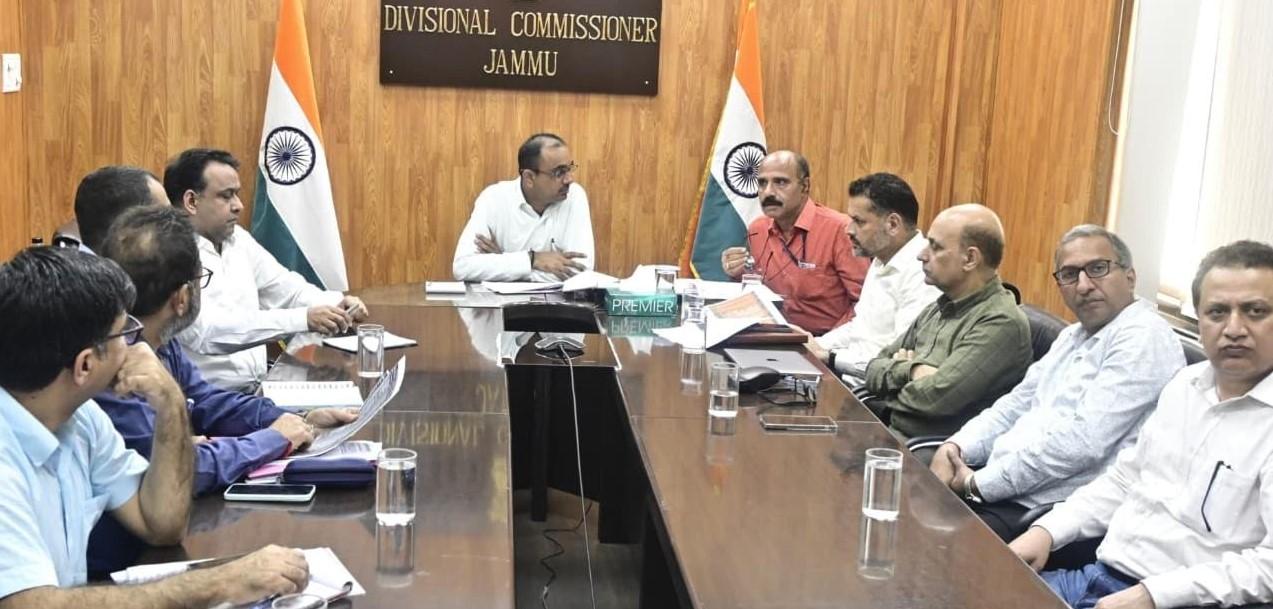 Div Com Jammu reviews hospital readiness, civic measures for Dengue control