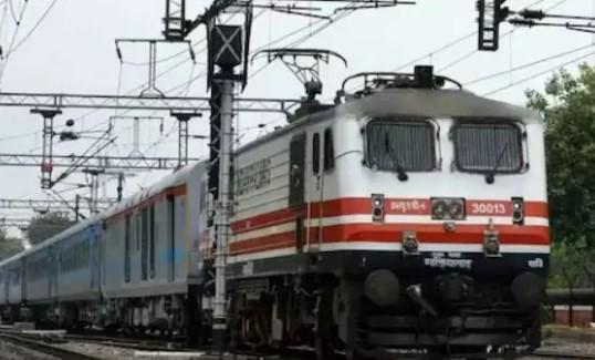Hike in train fares: 1 paisa/km beyond 215 km for ordinary class, 2 paise/km for other classes