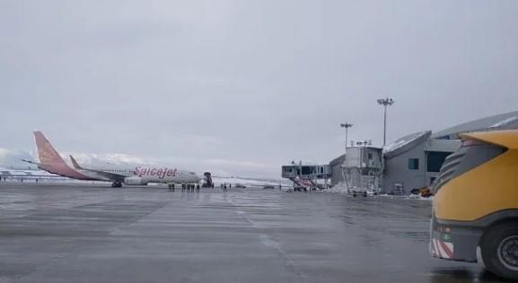 6 flights at Srinagar Airport cancelled due to adverse weather conditions