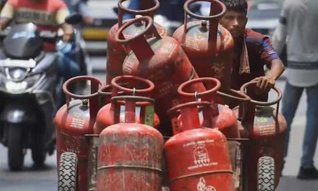 LPG price hike: Domestic cylinders costlier by Rs 60, commercial rates up by Rs 115 amid Middle East war