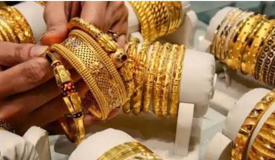 Silver plunges Rs 6,000, gold drops Rs 1,000 on profit booking