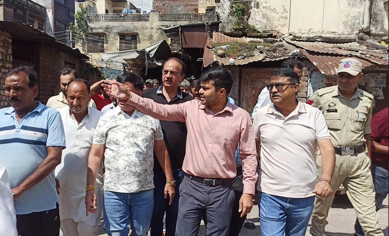 JMC Commissioner initiates redevelopment work at Parade Vegetable Market