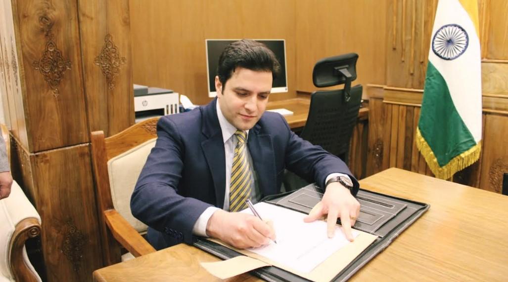 Athar Aamir Khan takes over as DC Budgam