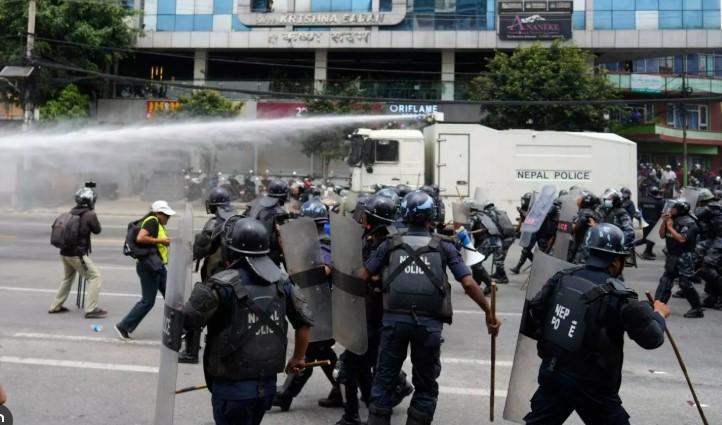 Nepal: Fresh protests erupt in Kathmandu as demonstrators demand PM Oli's dismissal