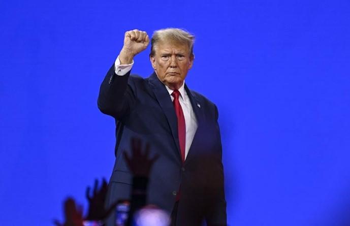 Trump signs proclamation imposing $1,00,000 fee for H-1B visa applications