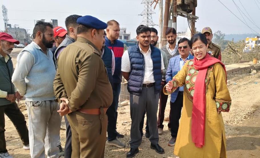 DC Samba reviews condition of the National Highway; Directs NHAI for timely completion of works