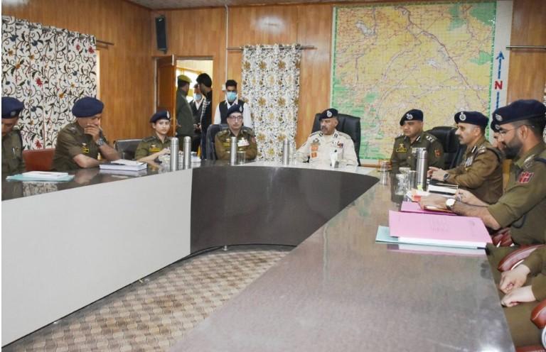 J&K Police Chief Reviews Security Situation in Pulwama