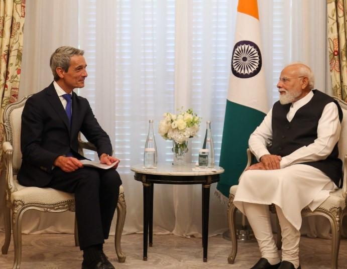 PM Modi meets leading CEOs in France, discusses plans for India