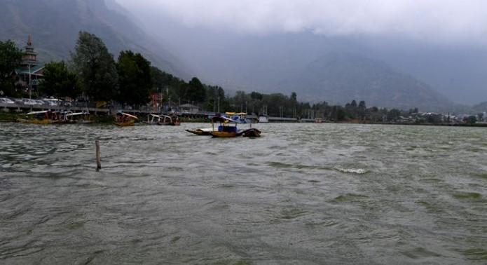 J&K LCMA issues advisory for Dal dwellers, houseboat owners