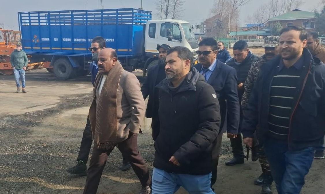 Ensure swift snow clearance, restoration of essential services across Kashmir: Deputy Chief Minister