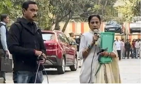 I-PAC raid: 'Control your Home Minister,' Mamata's message to PM; ED moves HC citing 'interference'