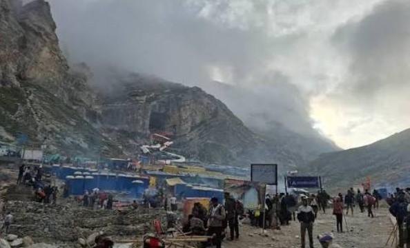 Bad Weather Halts All Religious Yatras in J&K for Sixth Consecutive Day