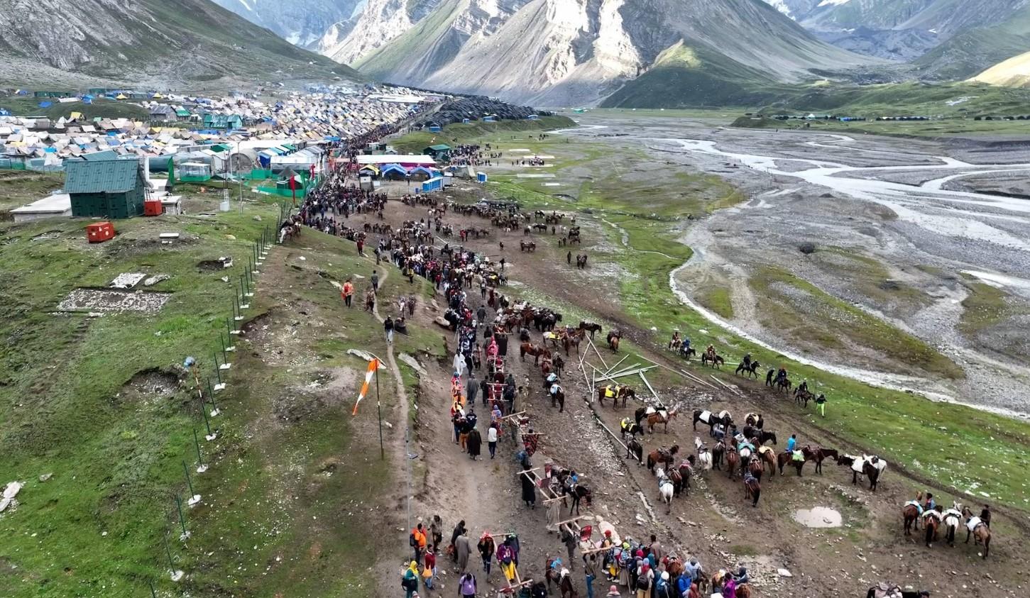 Amarnath Yatra: Over 1 lakh pilgrims pay obeisance in first six days