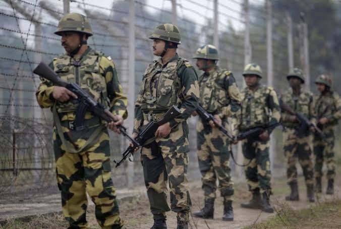 Pak shells forward areas along LoC in J&K's Poonch