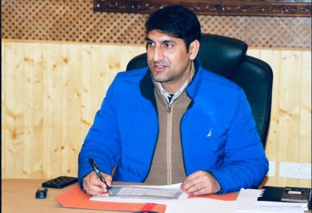 DC Srinagar reviews progress of developmental works under SAMAGRA Shiksha