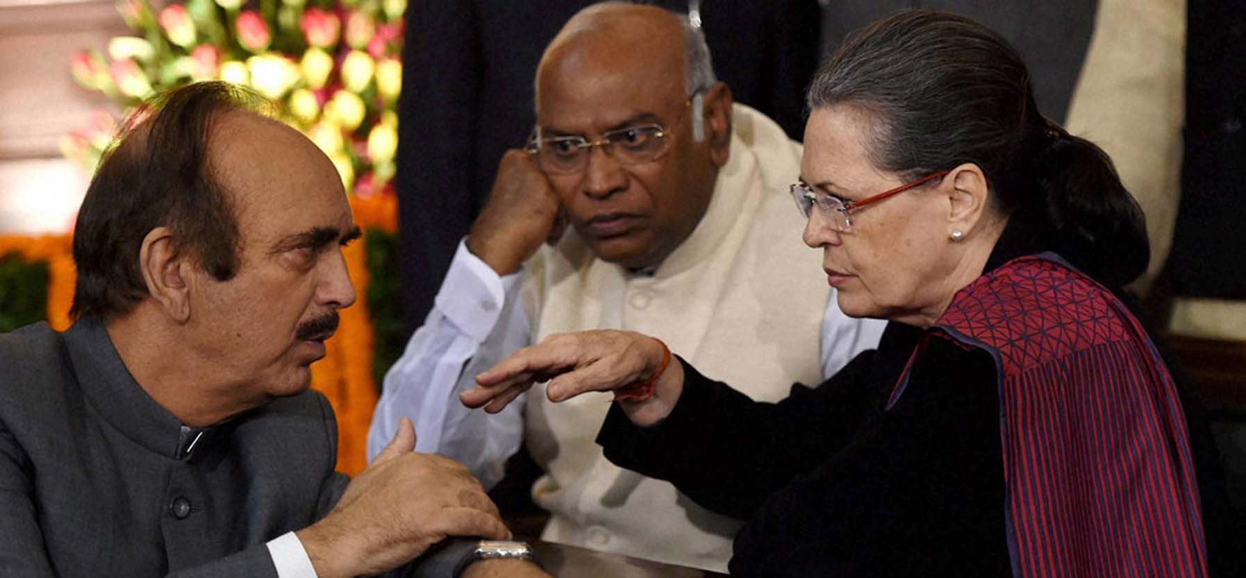 Sonia Gandhi calls meeting of party top brass on Nov 2