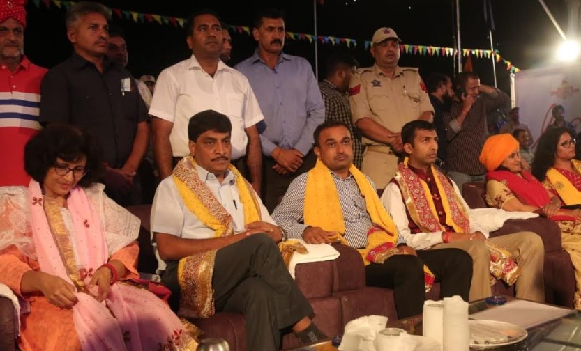 Mehta inaugurates Navratra festival at Katra