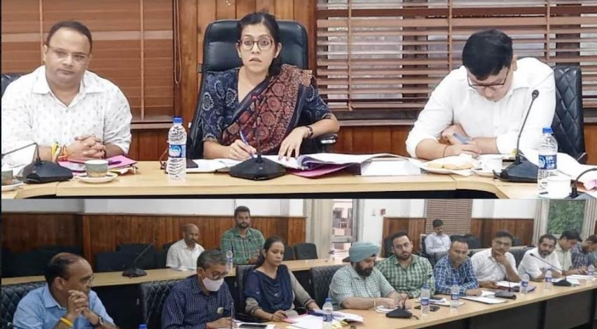 DC Jammu reviews digitisation of Jamabandis, status of revenue services