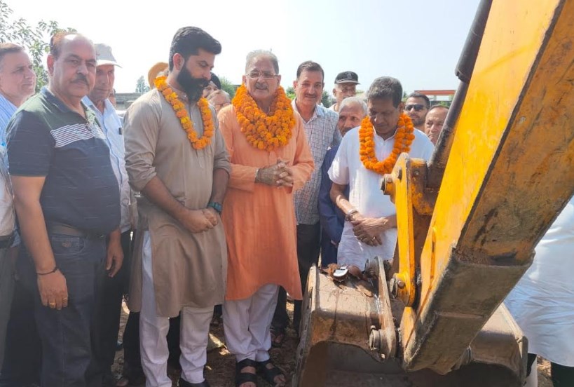 Why hue & cry? Nothing unconstitutional in giving voting rights to Indians living in Jammu: Kavinder