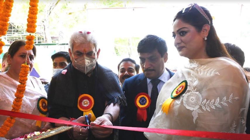 Lt Governor inaugurates Sukhnag Sozni Embroidery SFURTI Heritage Cluster of JK KVIB at Magam Budgam