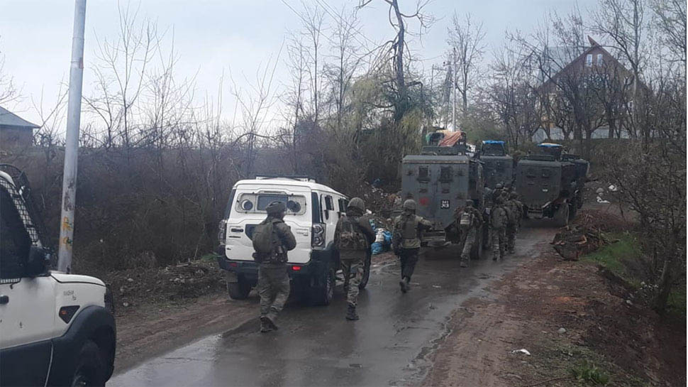 One soldier martyred, another injured in encounter in J&K’s Shopian