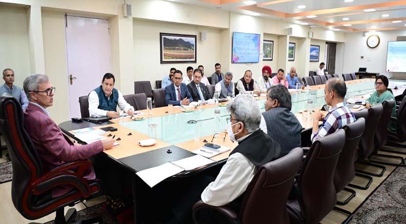 CM Omar Abdullah reviews functioning of Cooperative Banks