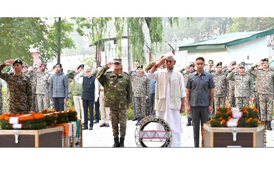 LG Sinha lays Wreath, pays homage to Soldiers