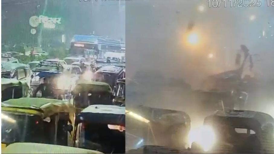#delhi Bl@st का नया वीडियो, चलती हुई ट्रैफिक में हुआ धमाका CCTV में कैद