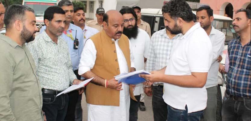 Deputy Chief Minister inspects progress on construction works in Dak Bungalow Nowshera