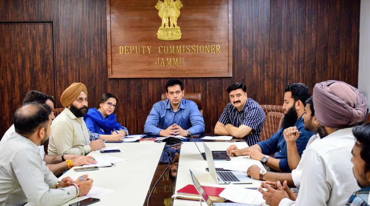 DM Jammu chairs meeting with LPG distributors, Oil marketing companies; stresses strict adherence to supply guidelines