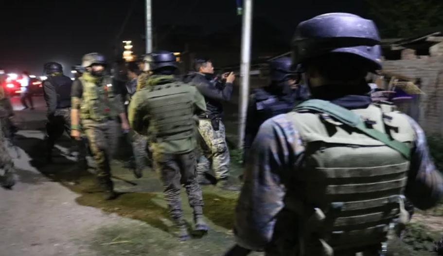2 migrant labourers shot by terrorists in J&K's Kulgam, 1 killed, another injured