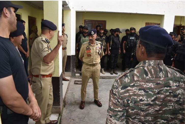 Direct contact with people helps create a feeling of safety, inclusion: DGP Nalin Prabhat in Lolab